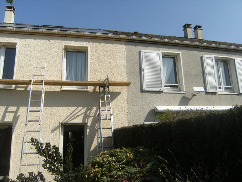 Chantier de ravalement et couverture sur une maison